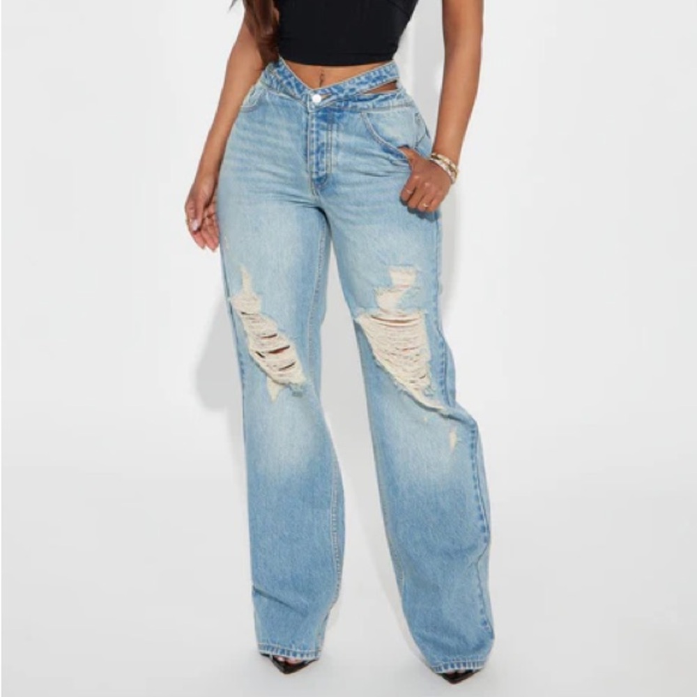 FN (NEW W TAG) Cut-Out-Waist Straight Leg Jeans - Light Wash